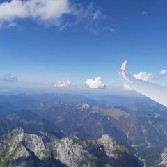 Flugwegposition um 14:35:39: Aufgenommen in der Nähe von Gemeinde Vomp, Österreich in 3223 Meter